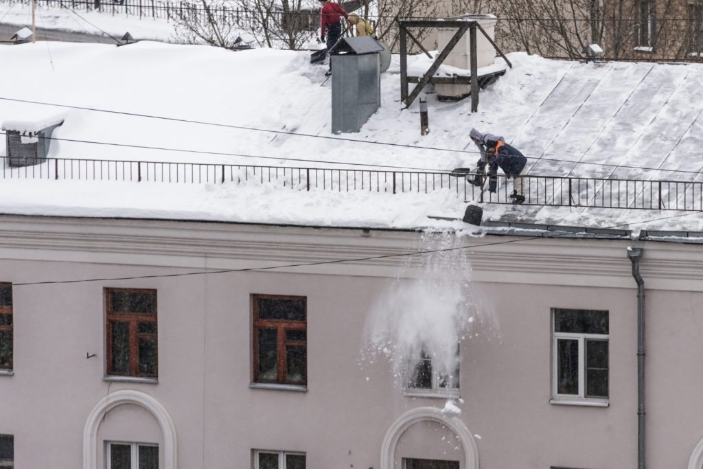 Работы на высоте: новые правила + памятка по безопасной уборке снега с крыш