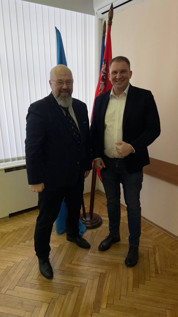 Традиции и инновации: стратегическое партнерство АНО ИПТСУ и профсоюза «Торговое Единство» в свете решений VIII съезда